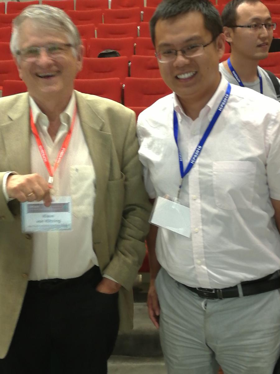 Prof. Yong Xie with Prof. Klaus von Klitzing